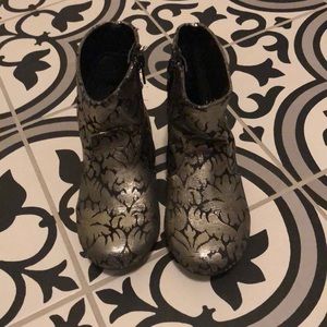 Black and Gold Fabulous Girls boots